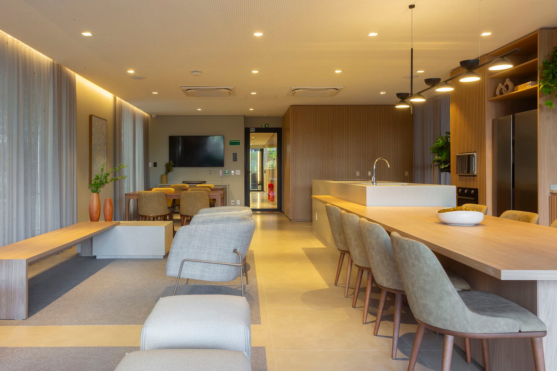 Espaço gourmet para receber com estilo e conforto.