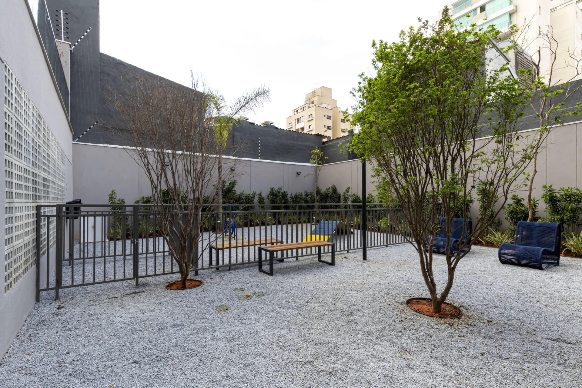 Pet Place e Praça Externa