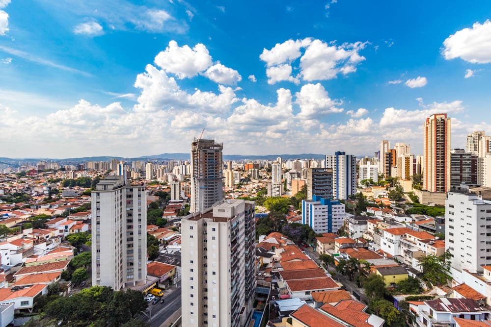 Por que a localização é essencial na escolha de alugar um apartamento?