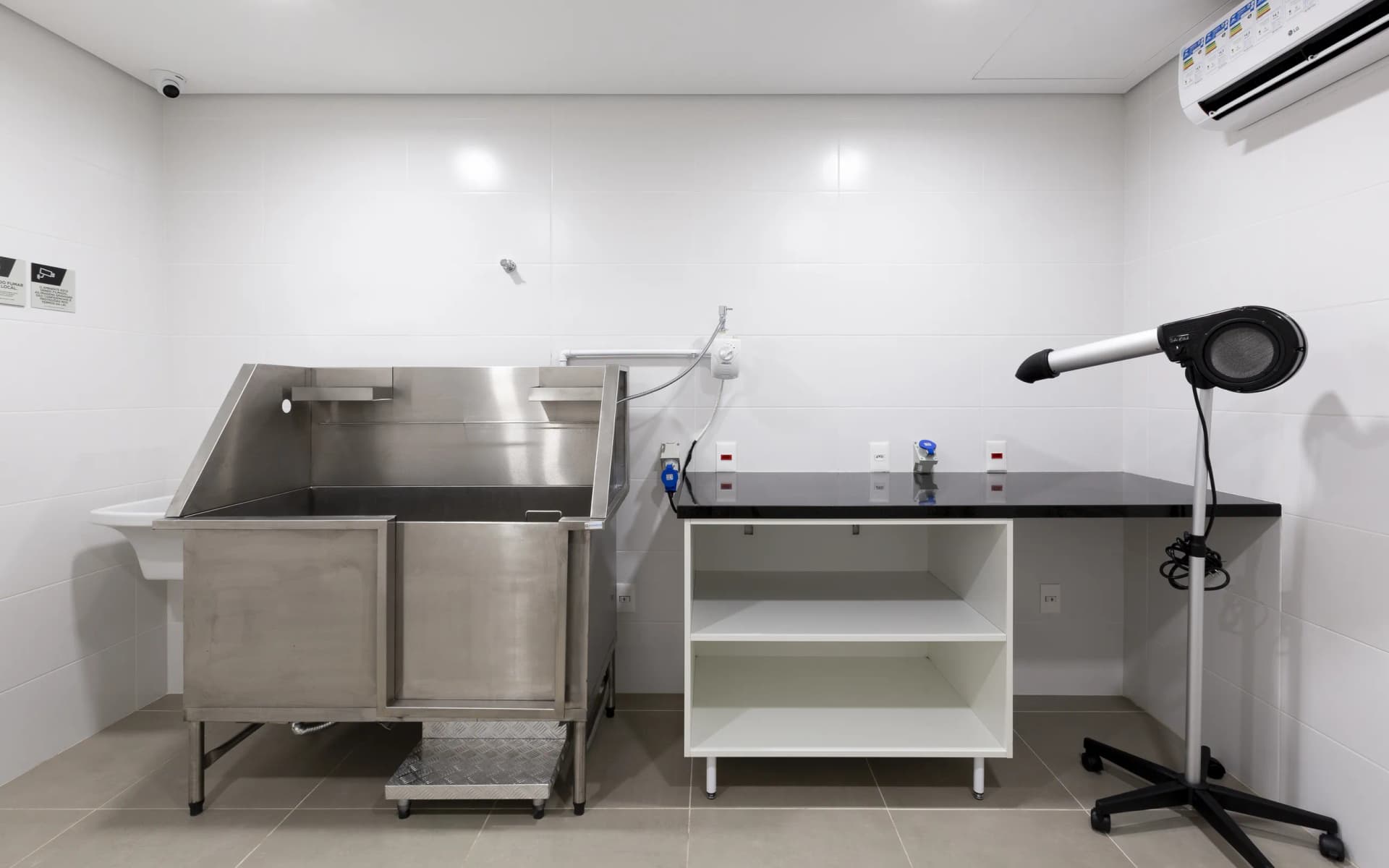 Pet Place e Pet Spa para você cuidar do seu companheiro sem precisar sair de casa.