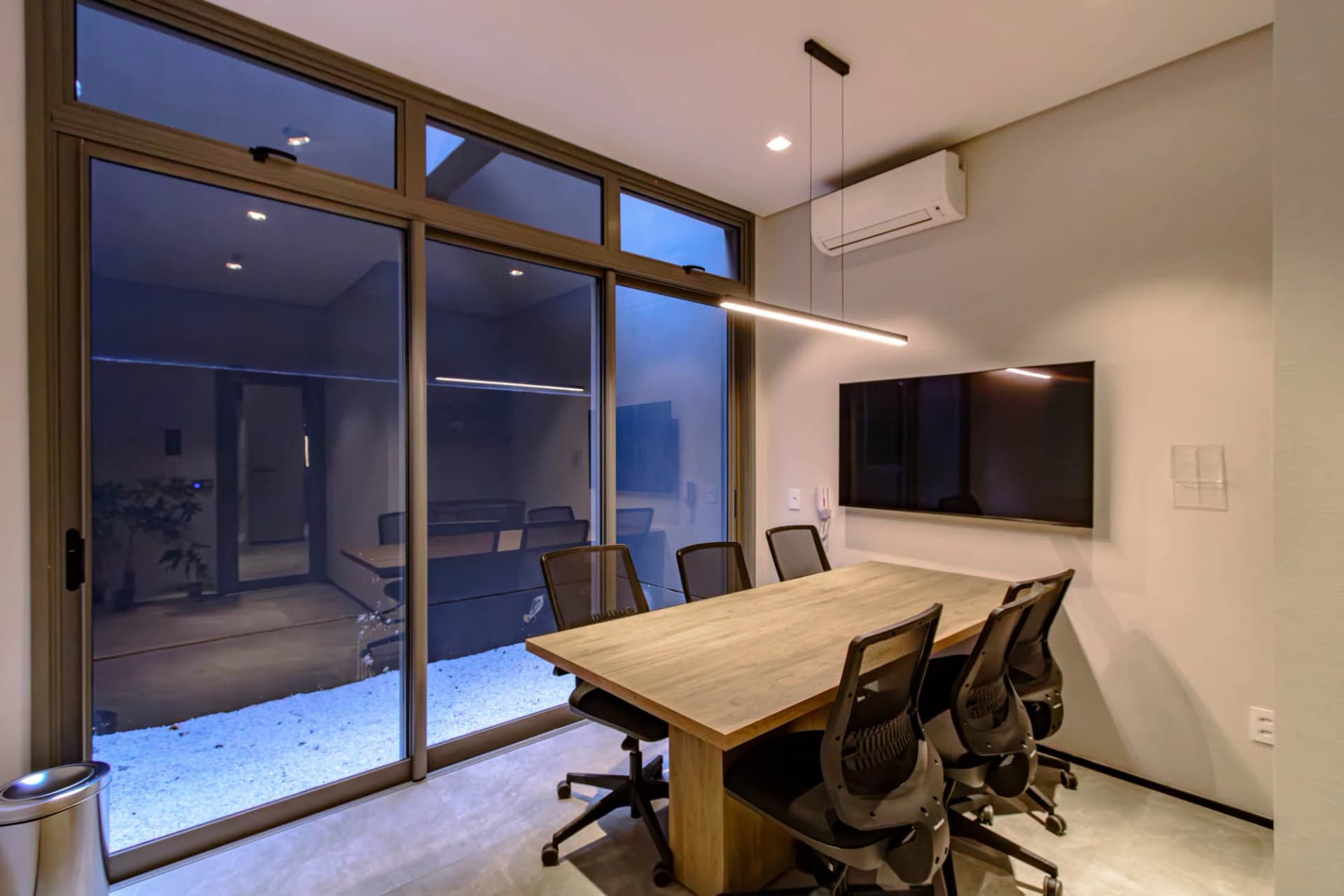 Coworking com salas de reunião para trabalhar com conforto e produtividade.