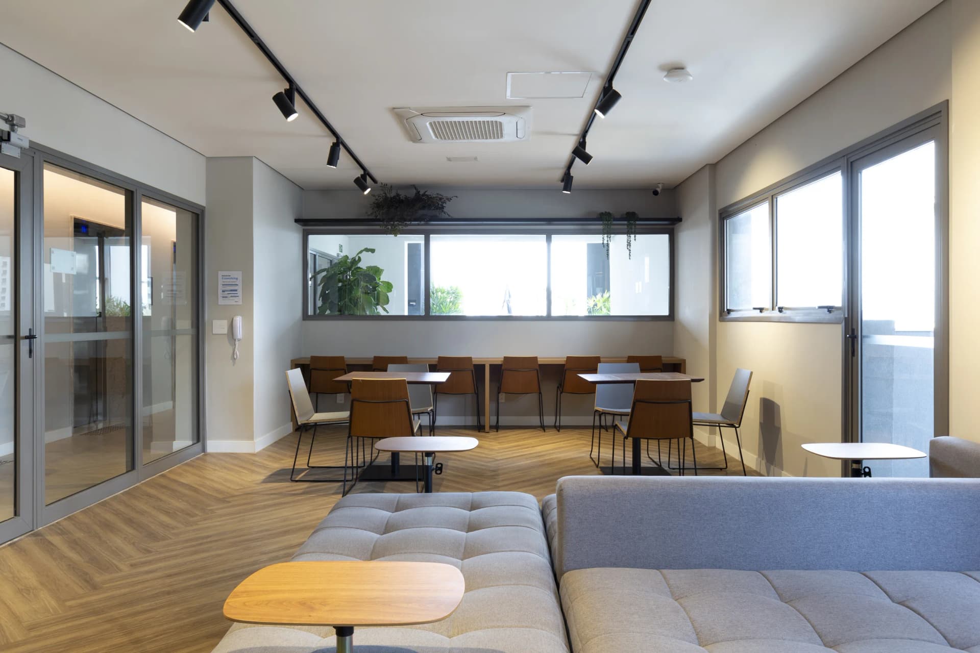 Coworking com salas de reunião para trabalhar com conforto e produtividade.