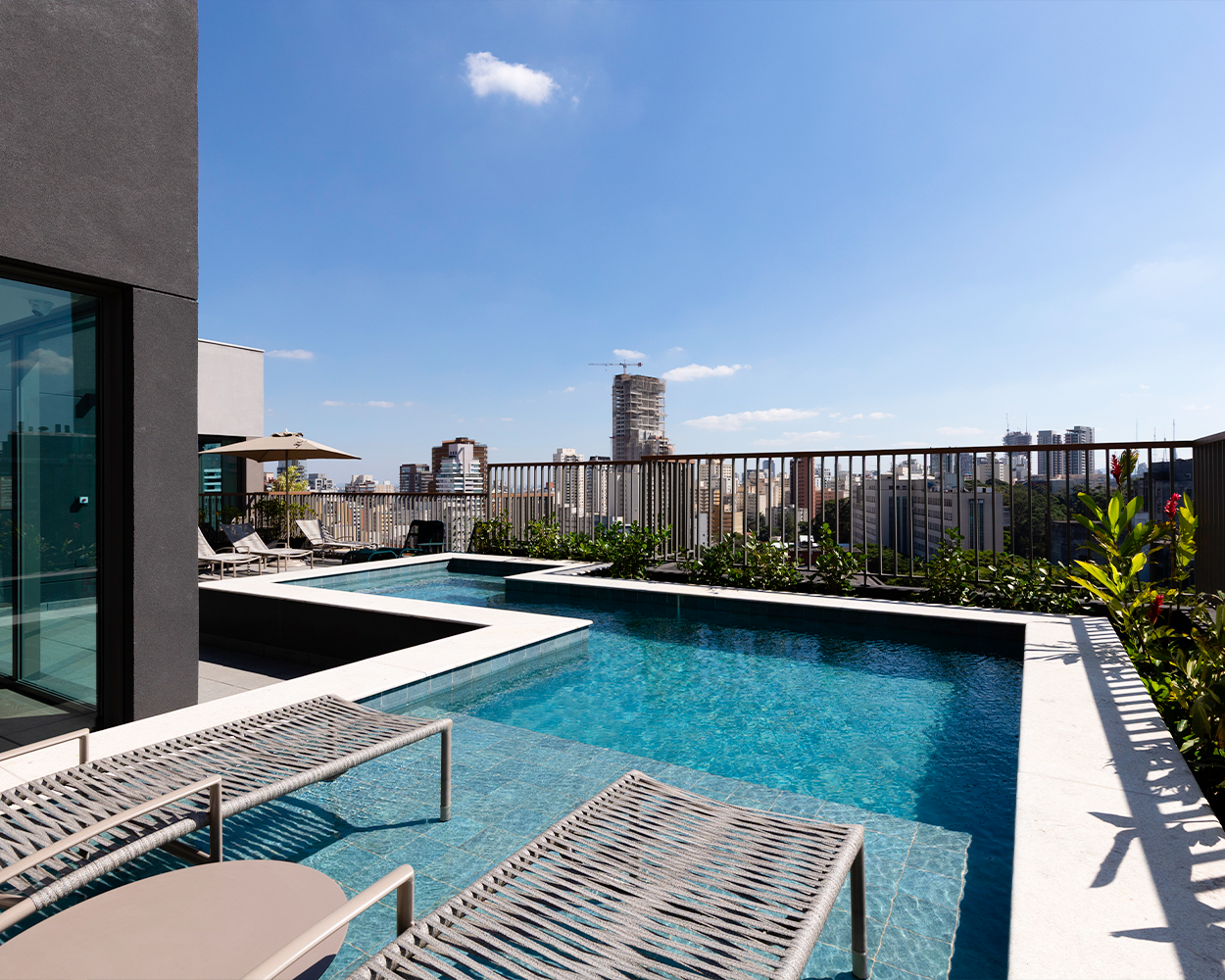 Rooftop com piscina, academia e churrasqueira