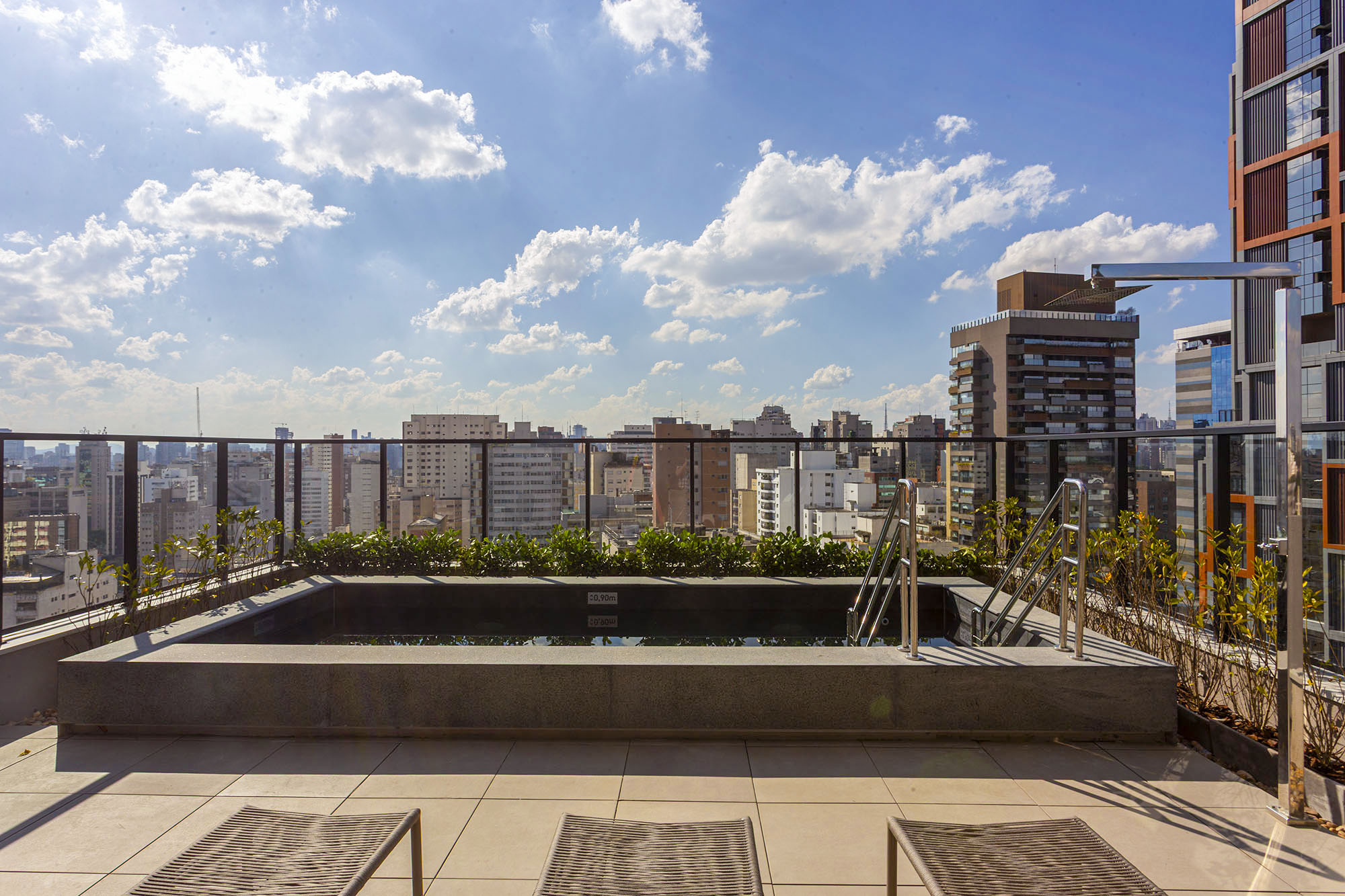 Rooftop com piscina, academia e churrasqueira