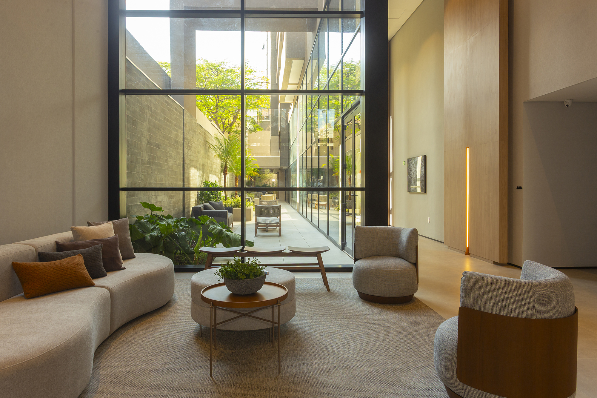 Recepção 24h e acesso por biometria